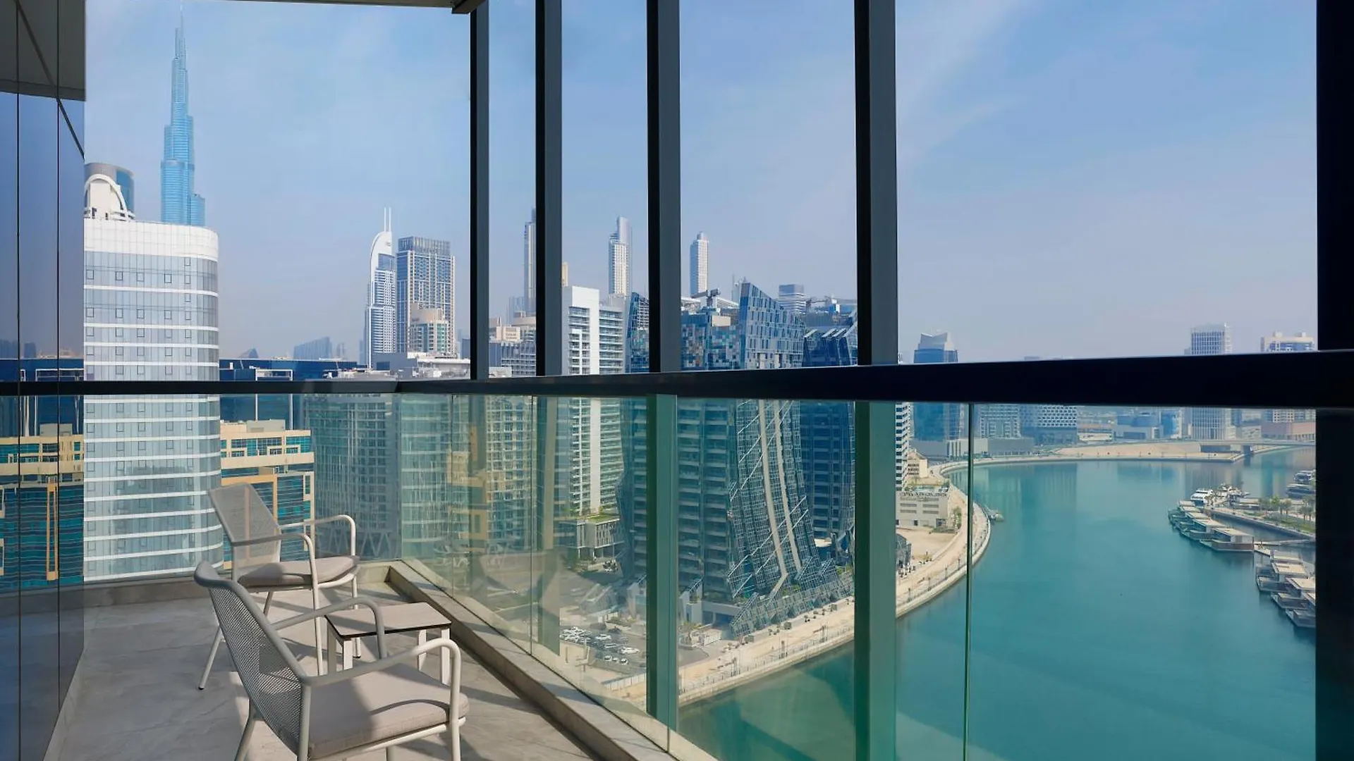 فندق The First Collection Dubai Waterfront 4*,