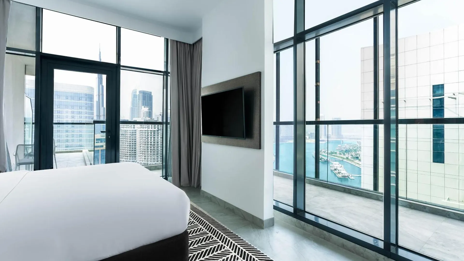 فندق The First Collection Dubai Waterfront
